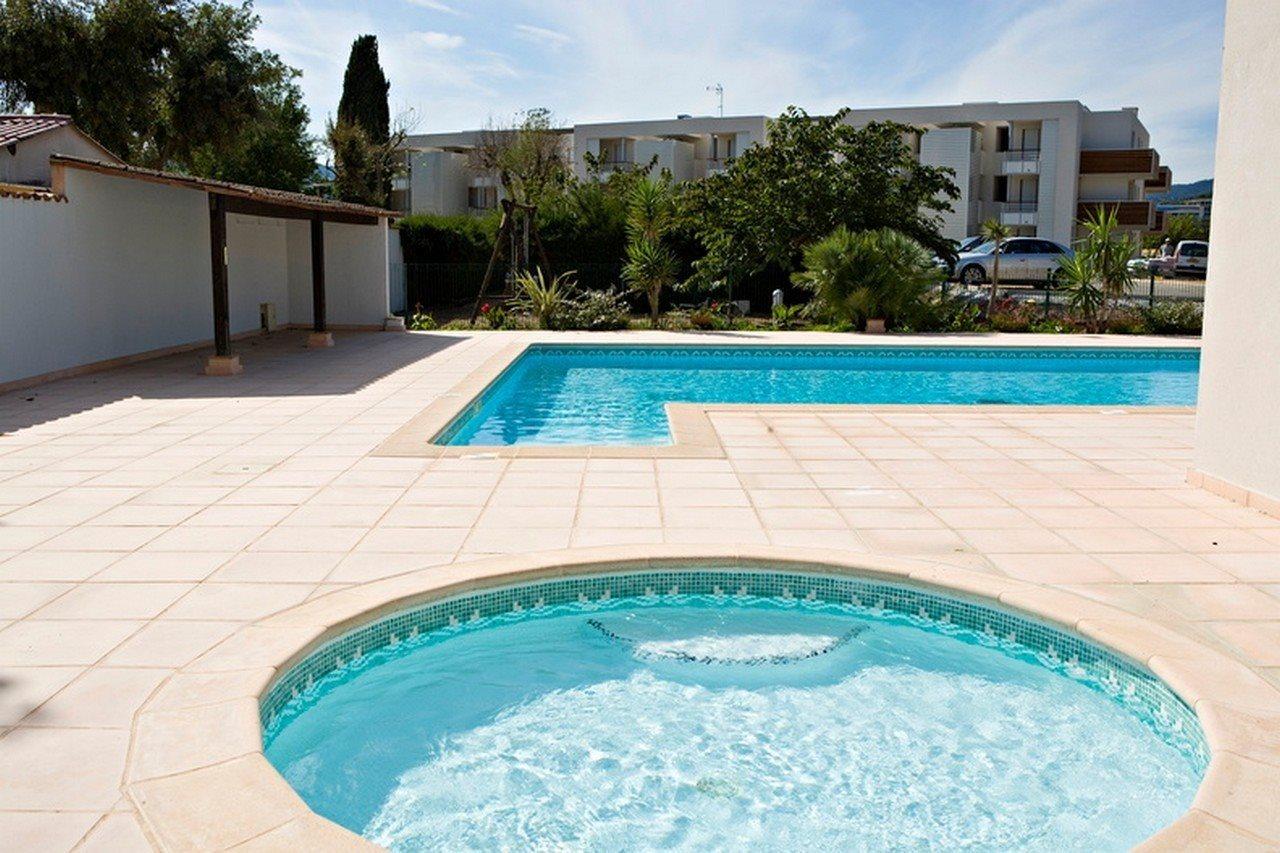 Vacanceole - Residence Carre Marine Манделю-ла-Напул Екстериор снимка
